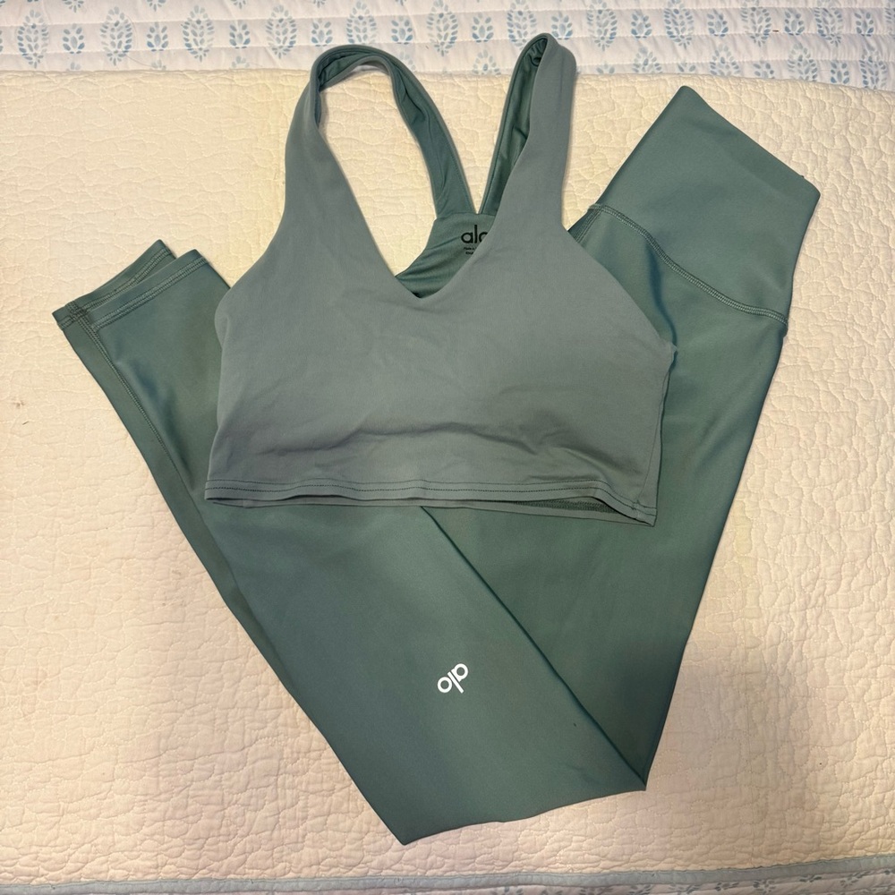 Alo yoga set in soft sea grass